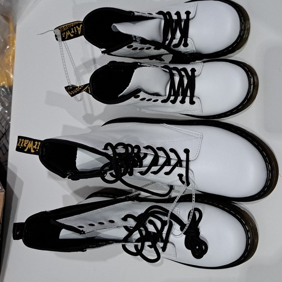 Dr. Martens Kids' 1460 Leather Boots - Picture 11 of 14